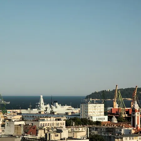 Sea View Penthouse Apartment In The Heart Of Varna