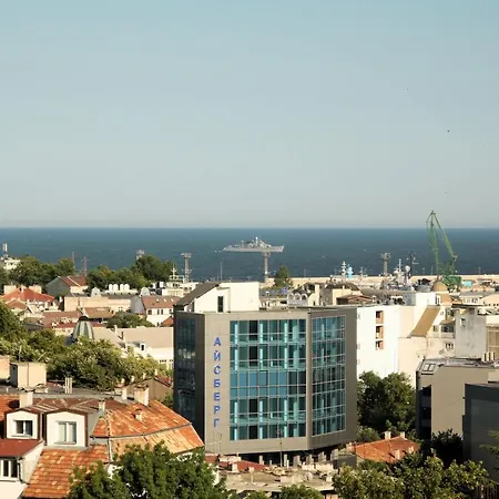 Sea View Penthouse Apartment In The Heart Of Varna 아파트 *